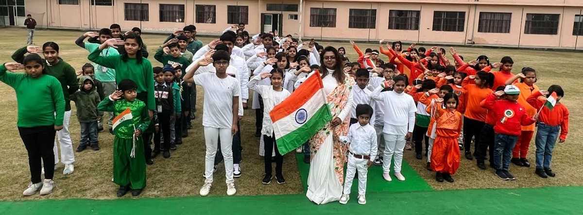 बच्चों ने देश की एकता व अखंडता की ली प्रतिज्ञा